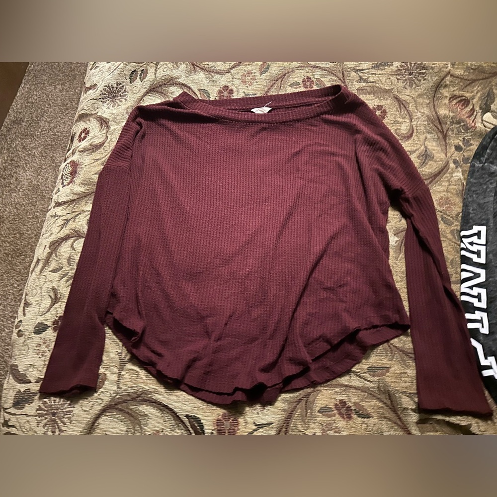 Euc Aeropostale off shoulder Henley sweater